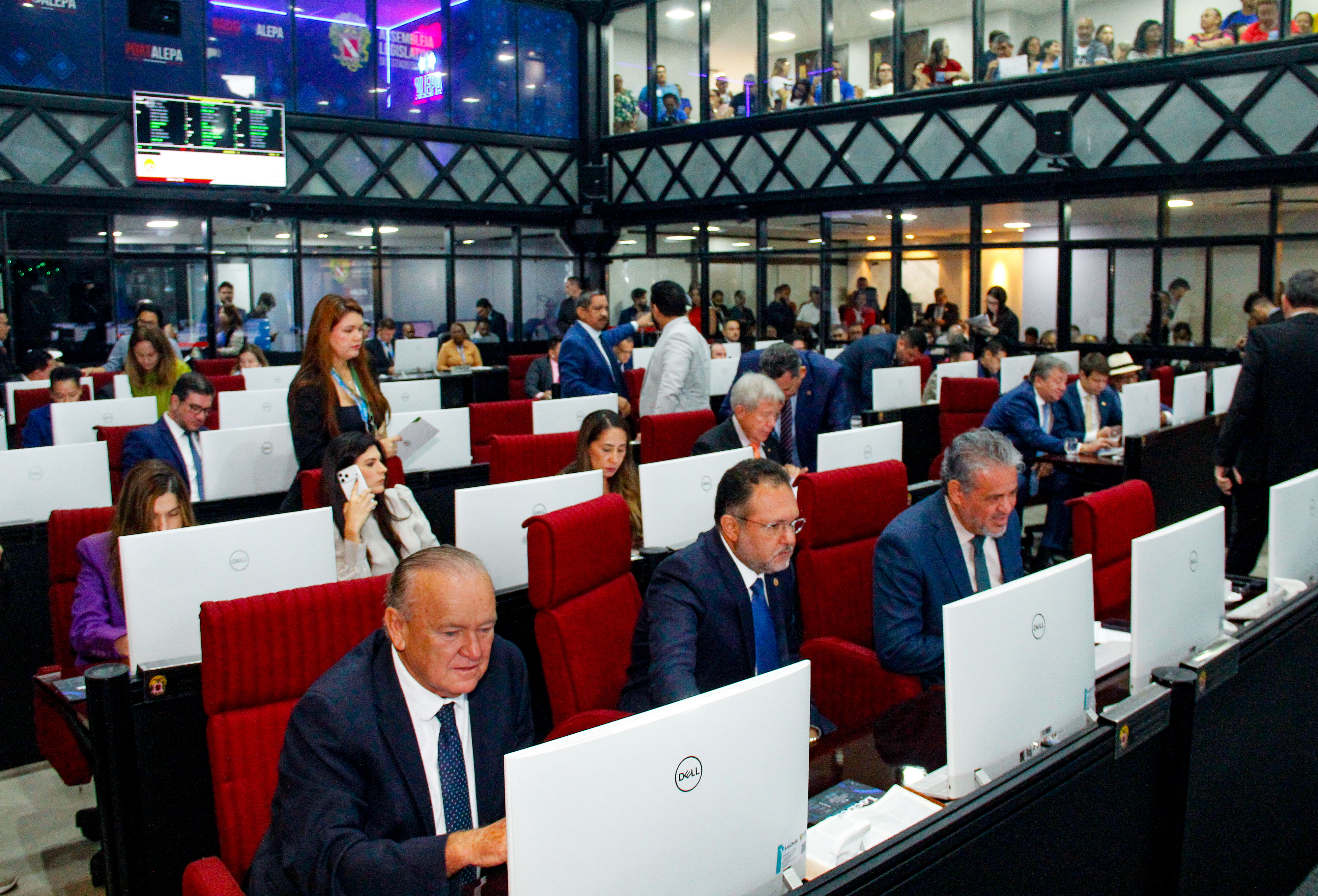 ''Durante nossa gestão, apenas uma sessão não teve quórum. Todas as demais contaram com presença dos deputados e votamos tudo o que estava pautado”, destacou Chicão.afirmou.