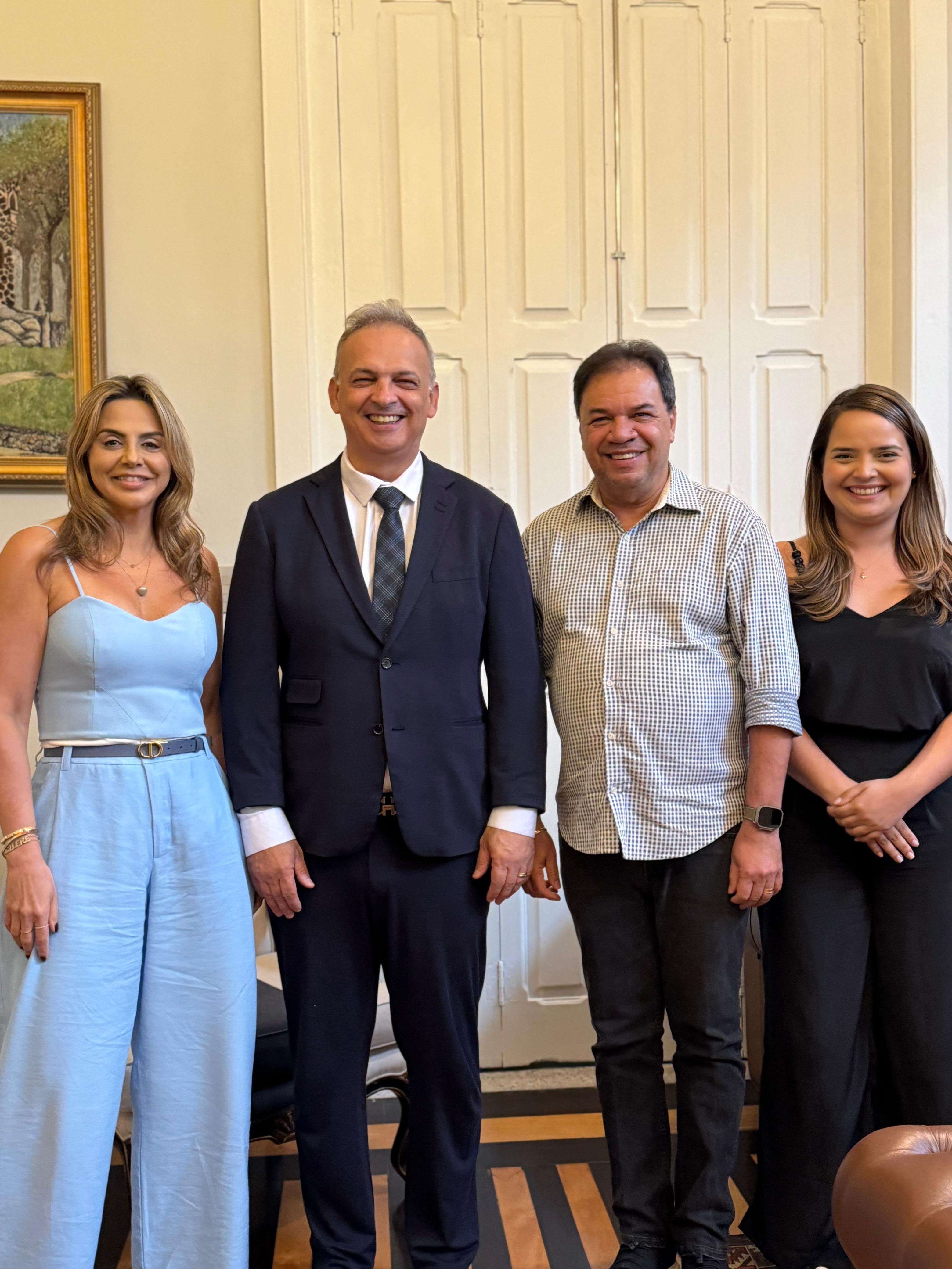 Deputada Cilene Couto (PSDB), prefeito Dr. Lorendan (PSD), presidente Chicão (MDB) e vice-prefeita Thais Nascimento (PDT)