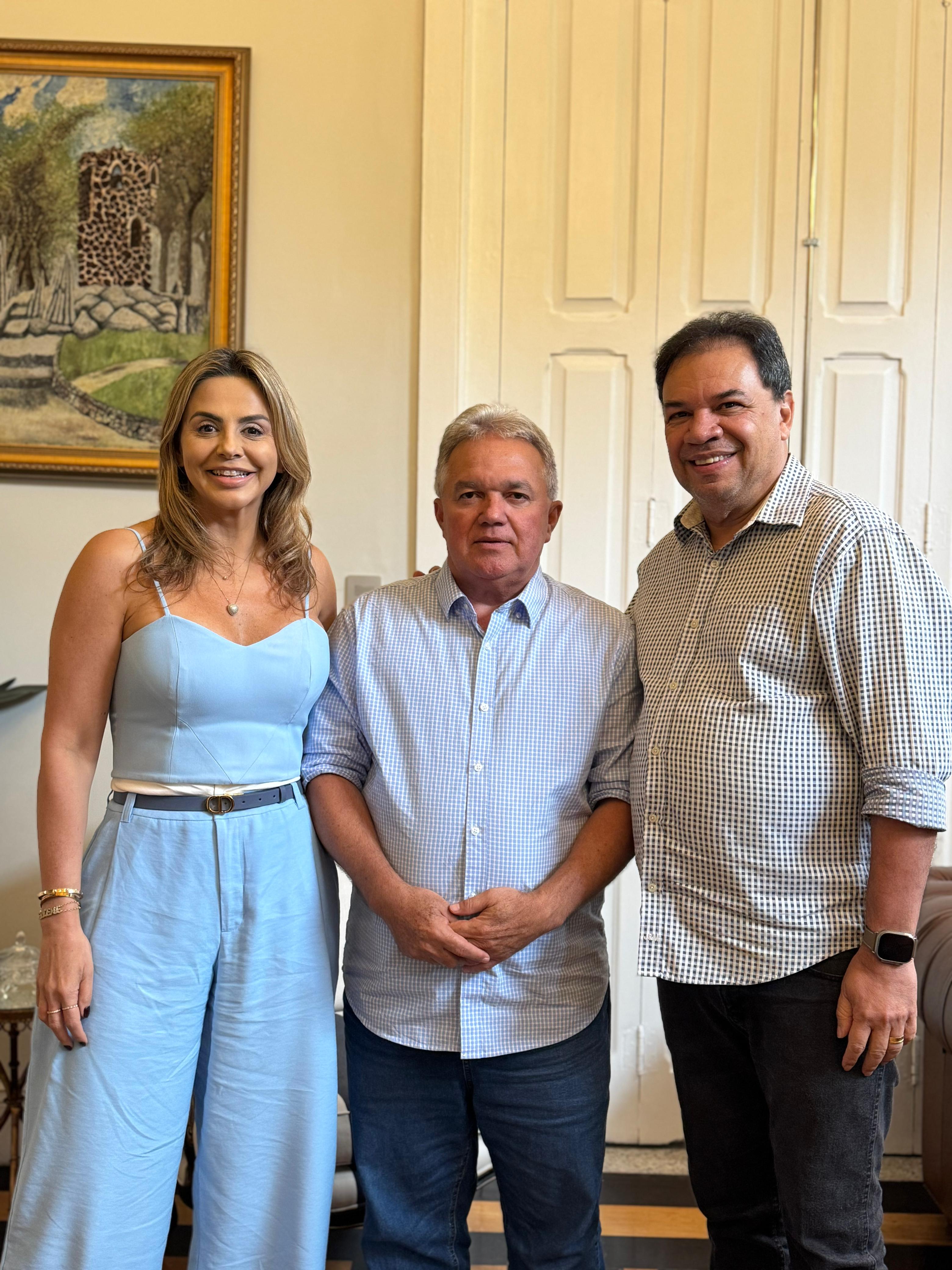 Deputada Cilene Couto (PSDB), prefeito Jaillson do Mojuí (MDB) e presidente Chicão (MDB)