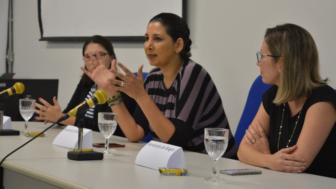 Segundo Verônica, a COP30 em Belém se diferencia de todas as anteriores por reunir, de forma inédita, povos indígenas e comunidades tradicionais de diversos continentes.