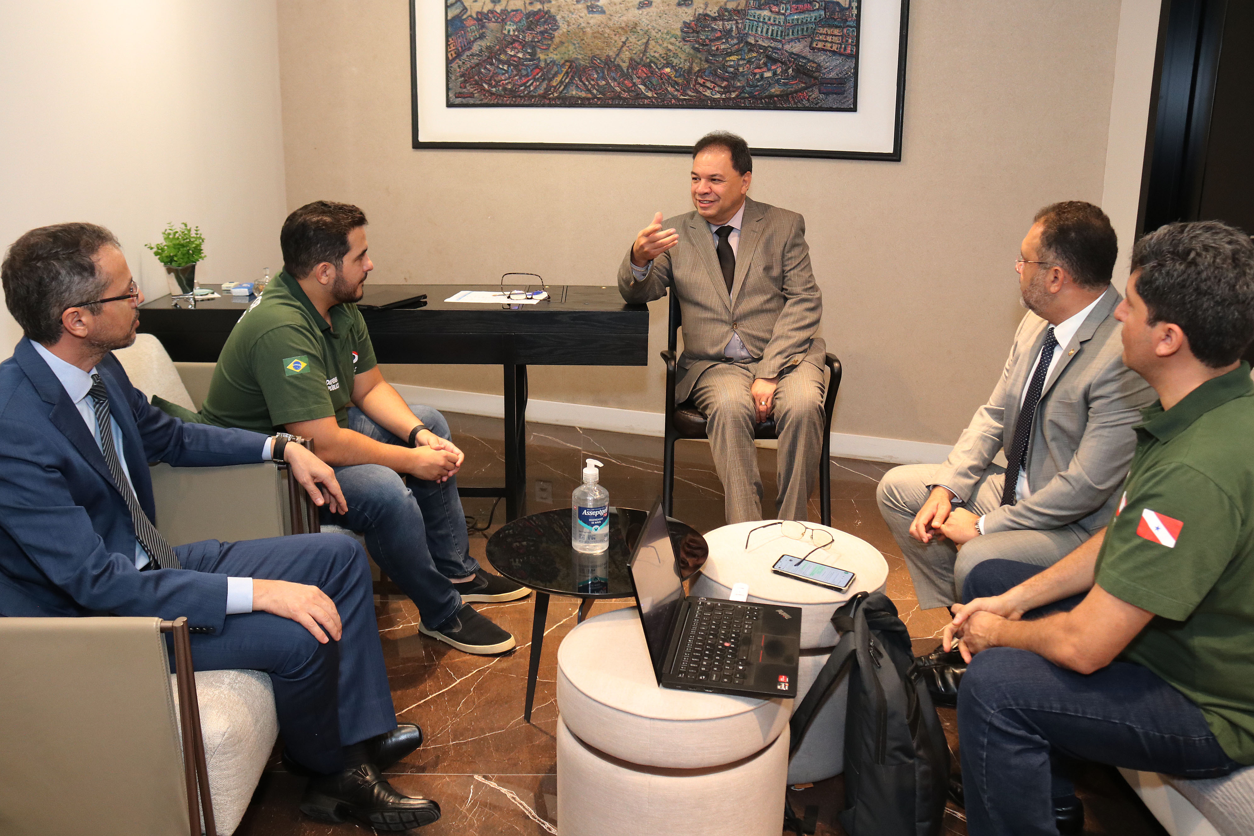 A reunião aconteceu na manhã desta terça-feira (17) na Alepa