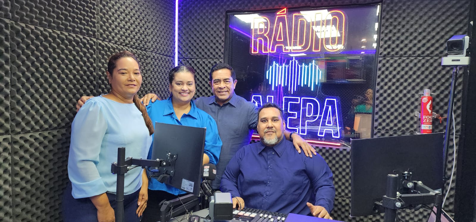 O deputado Carlos Bordalo também apresentou pautas relevantes na Rádio Alepa FM