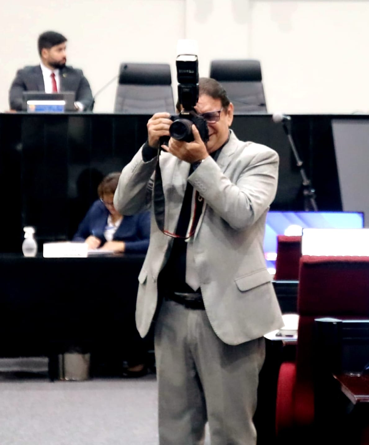 Um dos profissionais de fotografia da Alepa/AID, Ozeas Santos.