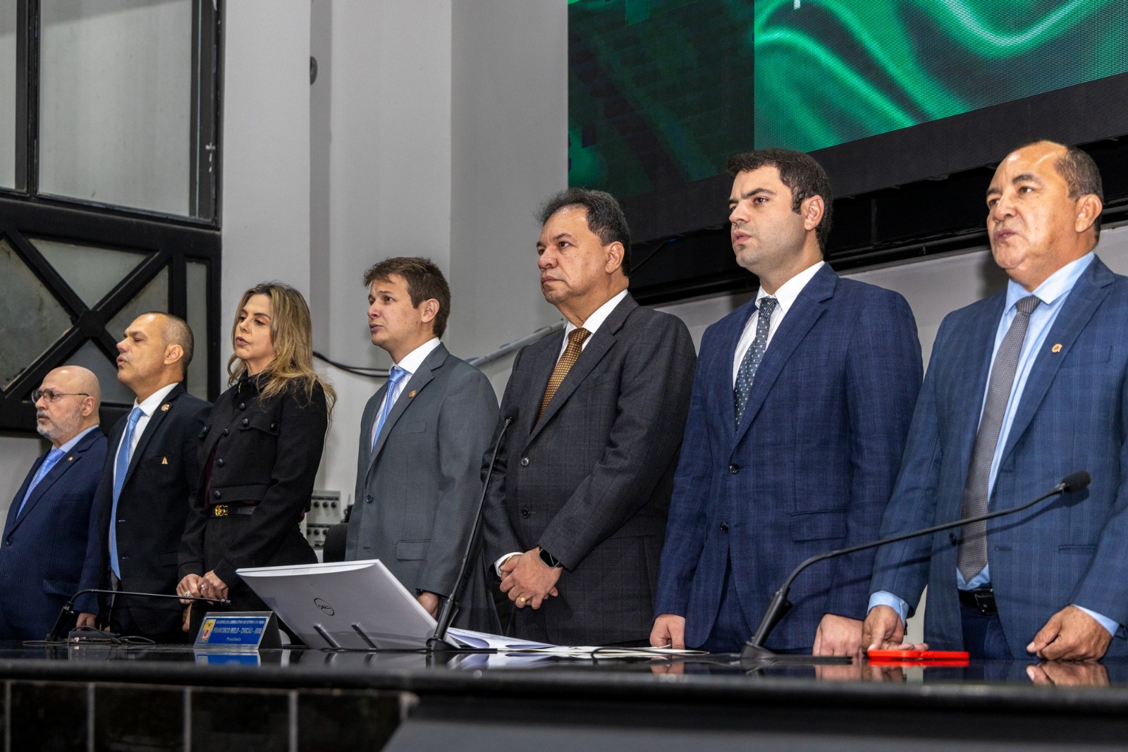 César Mattar Jr, PGJ; o deputado Neil Duarte (PL), 4º secretário; a 2ª vice-presidente Cilene Couto; Luth Rebelo (PP), 1º vice-presidente; o presidente Chicão (MDB); Gustavo Sefer (PSD), 2º vice-presidente; e Elias Santiago (PT), 2º secretário.