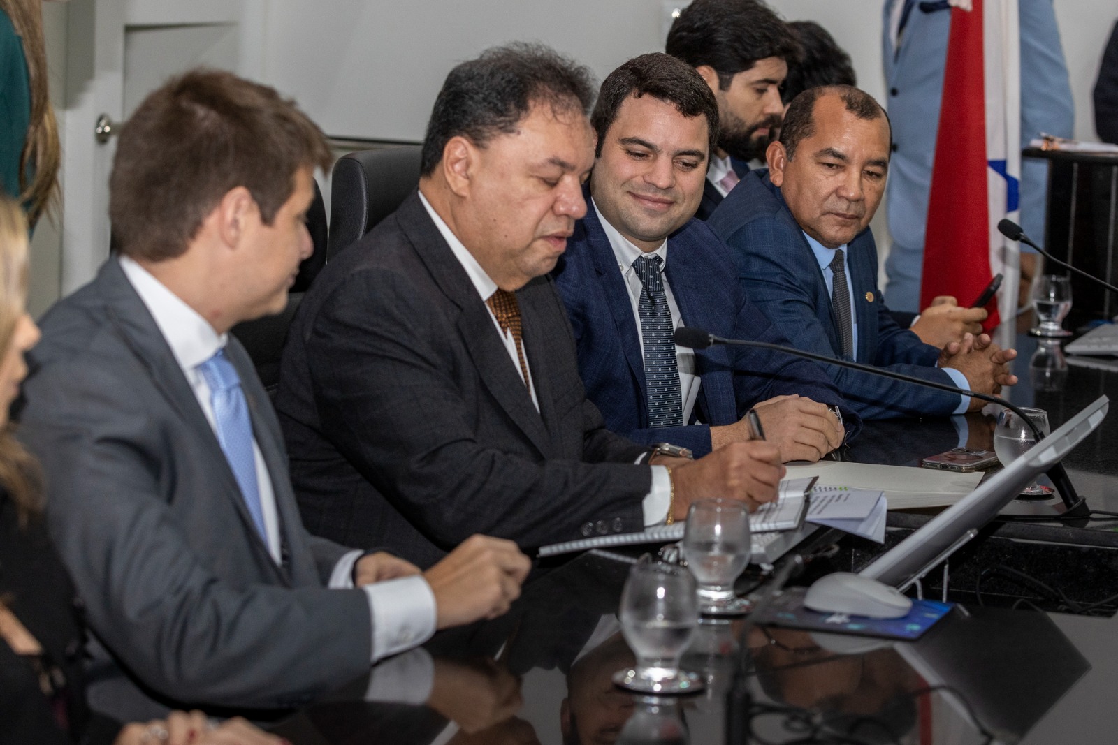 O 1º vice-presidente Luth Rebelo (PP), o presidente Chicão (MDB), o 2º vice-presidente Gustavo Sefer (PSD), o 2ª secretário Elias Santiago (PT) e o 3º secretário Adriano Coelho (PDT).