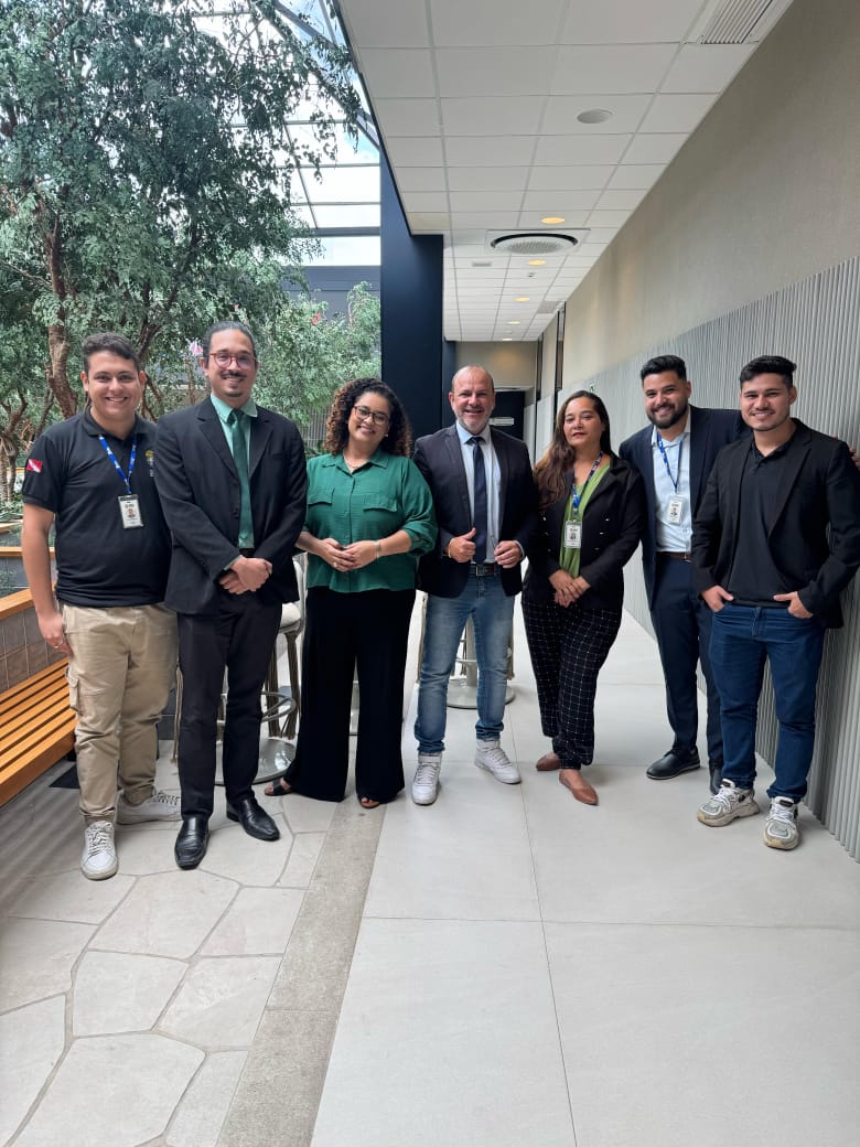 A equipe do programa '' Alepa na Cop 30'' com o professor Márcio Pontes da Fapespa