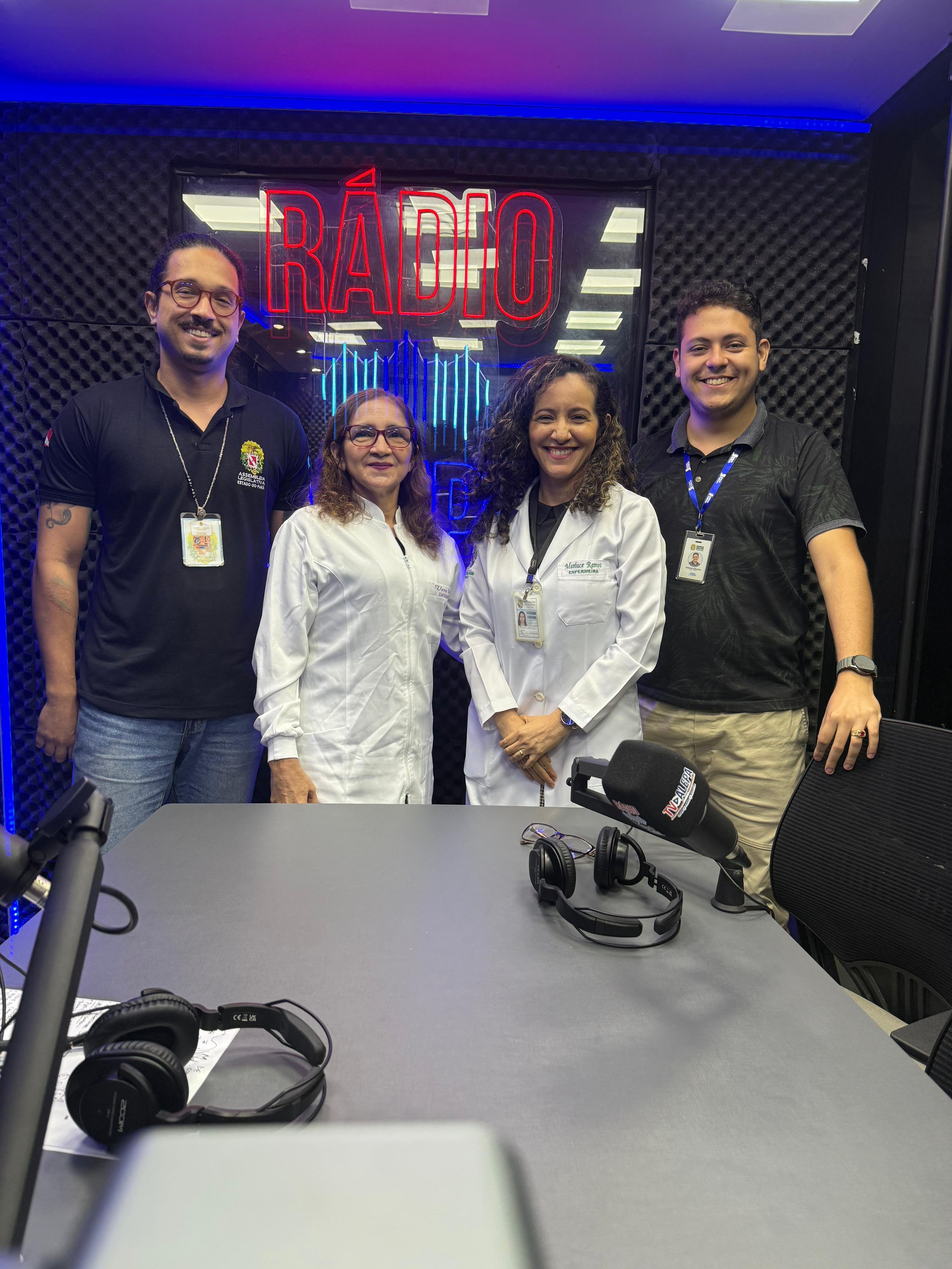 Foto: Gabriel Oliveira O tradicional registro com a equipe da Rádio Alepa FM