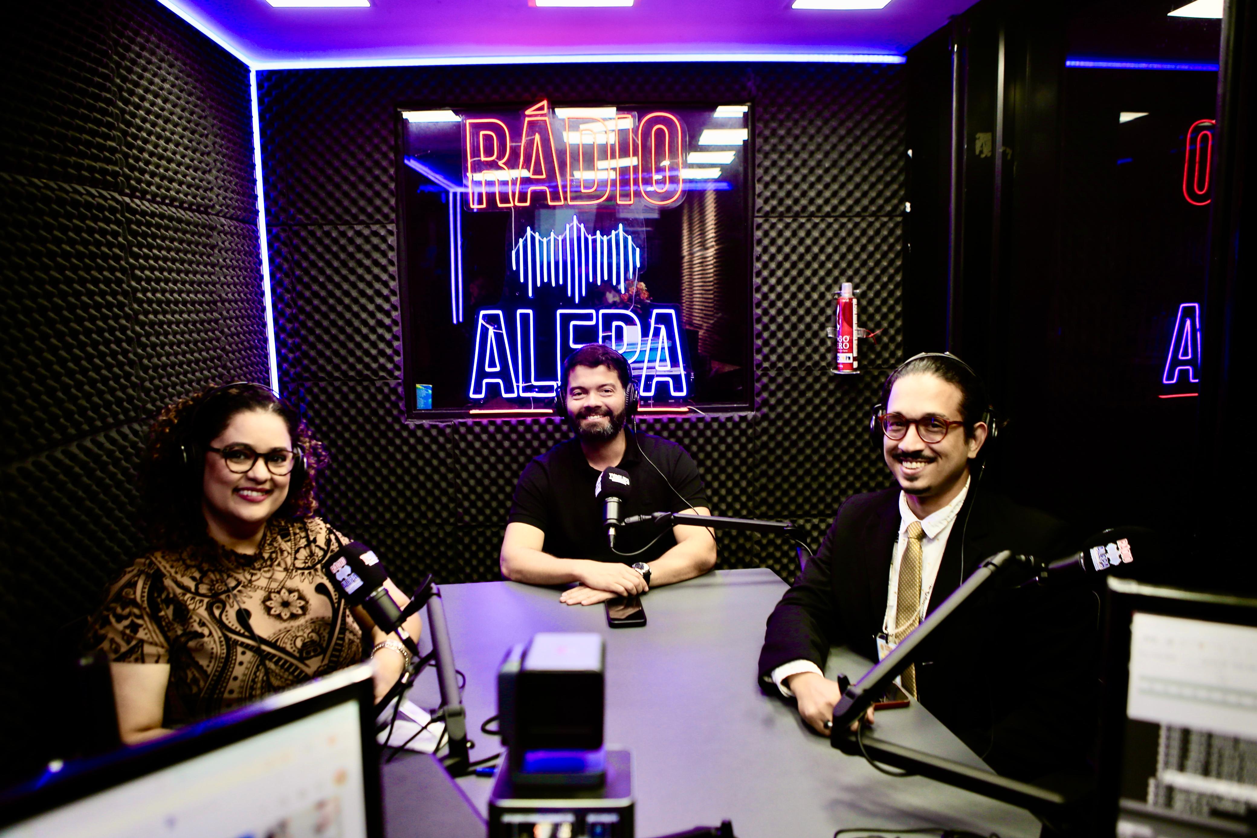 Foto: Baltazar Costa AID/Alepa O programa '' Alepa Entrevista'' da Rádio Alepa FM recebeu Miro Sanova, autor do projeto de lei que deu origem ao código, ex-deputado estadual e atual presidente da Fundação Paraense de Radiodifusão (Funtelpa), que falou do Código Estadual de Proteção Animal e outros assuntos.