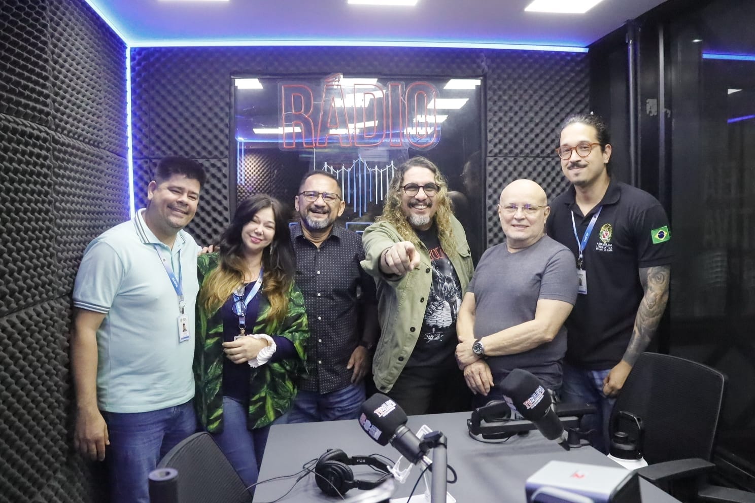 A equipe da Rádio Alepa FM com nosso convidado roqueiro, Claúdio Wallace.