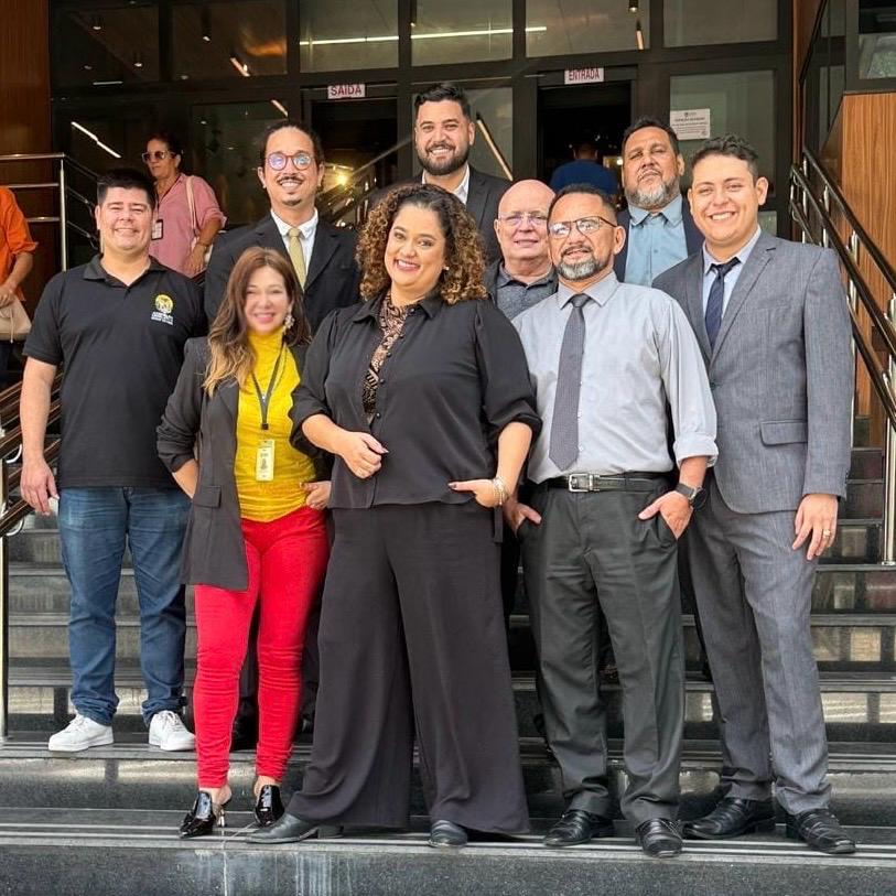 A equipe da Fundação Rádio e Tv Alepa e da Rádio Alepa FM 101.5