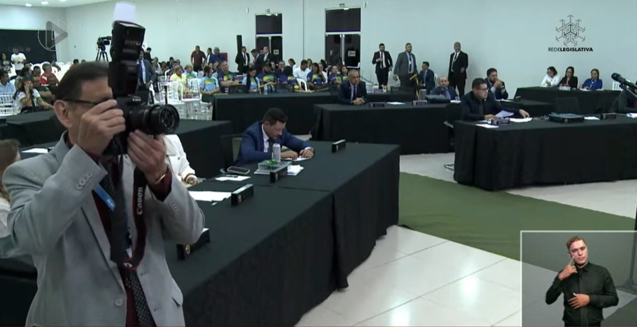 As imagens  dos trabalhos do Parlamento em Altamira foram registradas pelo jornalista fotógrafo, Ozéas Santos, que não perdeu nenhuma cena. 