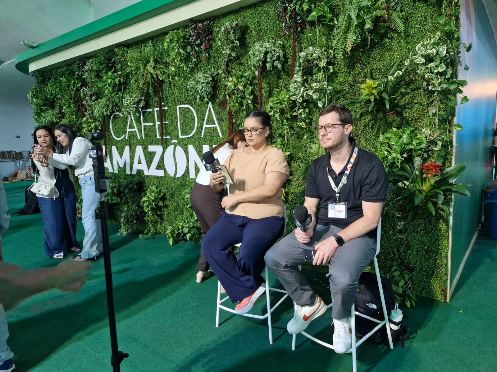 A produção envolve equipes da TV Alepa, Rádio Alepa, Portal Alepa e redes sociais institucionais, reunindo jornalistas, produtores, técnicos e operadores que atuaram de forma integrada durante a cobertura especial da COP30 e na construção da nova série.