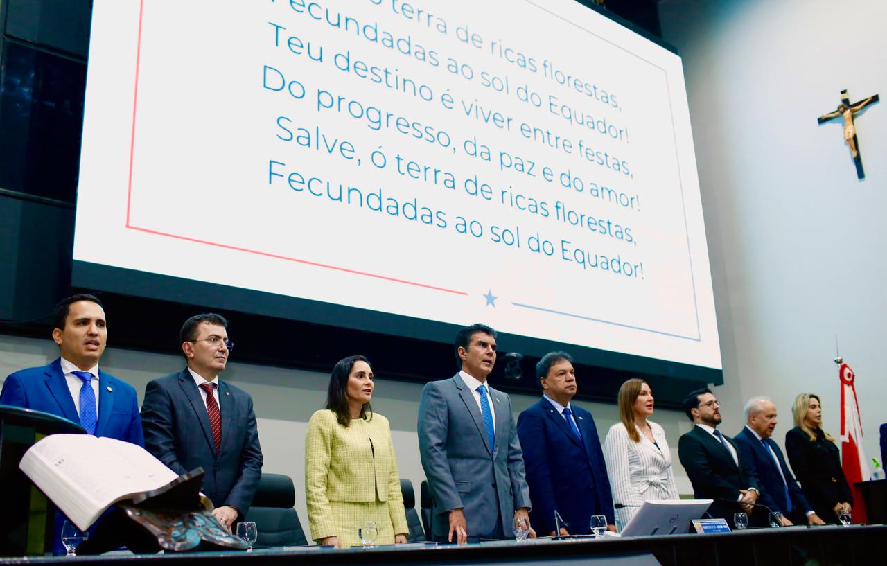 Por força de legislação e tradição, as cerimônias na Casa invariavelmente unem o Hino Nacional ao Hino do Pará.