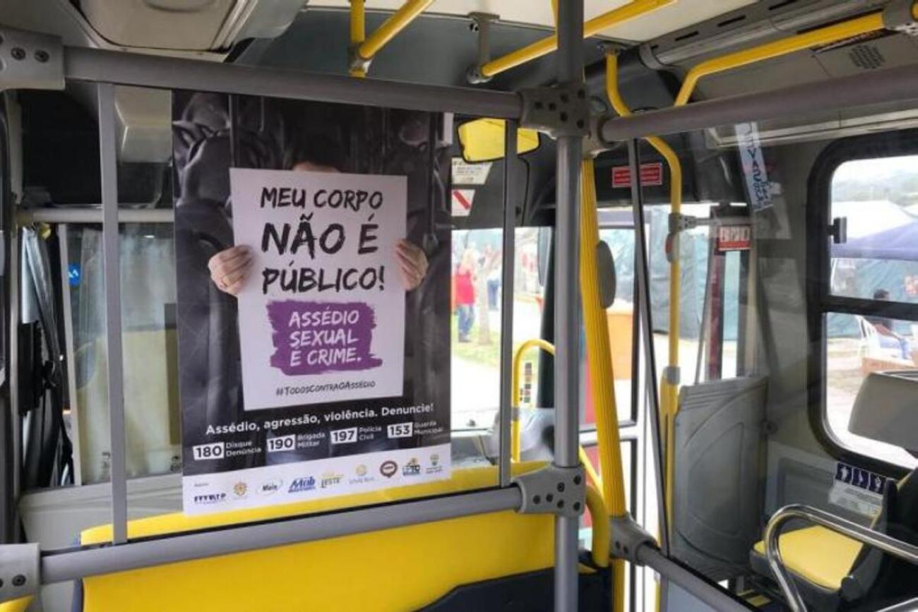 Crédito: Divulgação: Cartaz implantado em ônibus de Belo Horizonte (Foto: Reprodução/Port