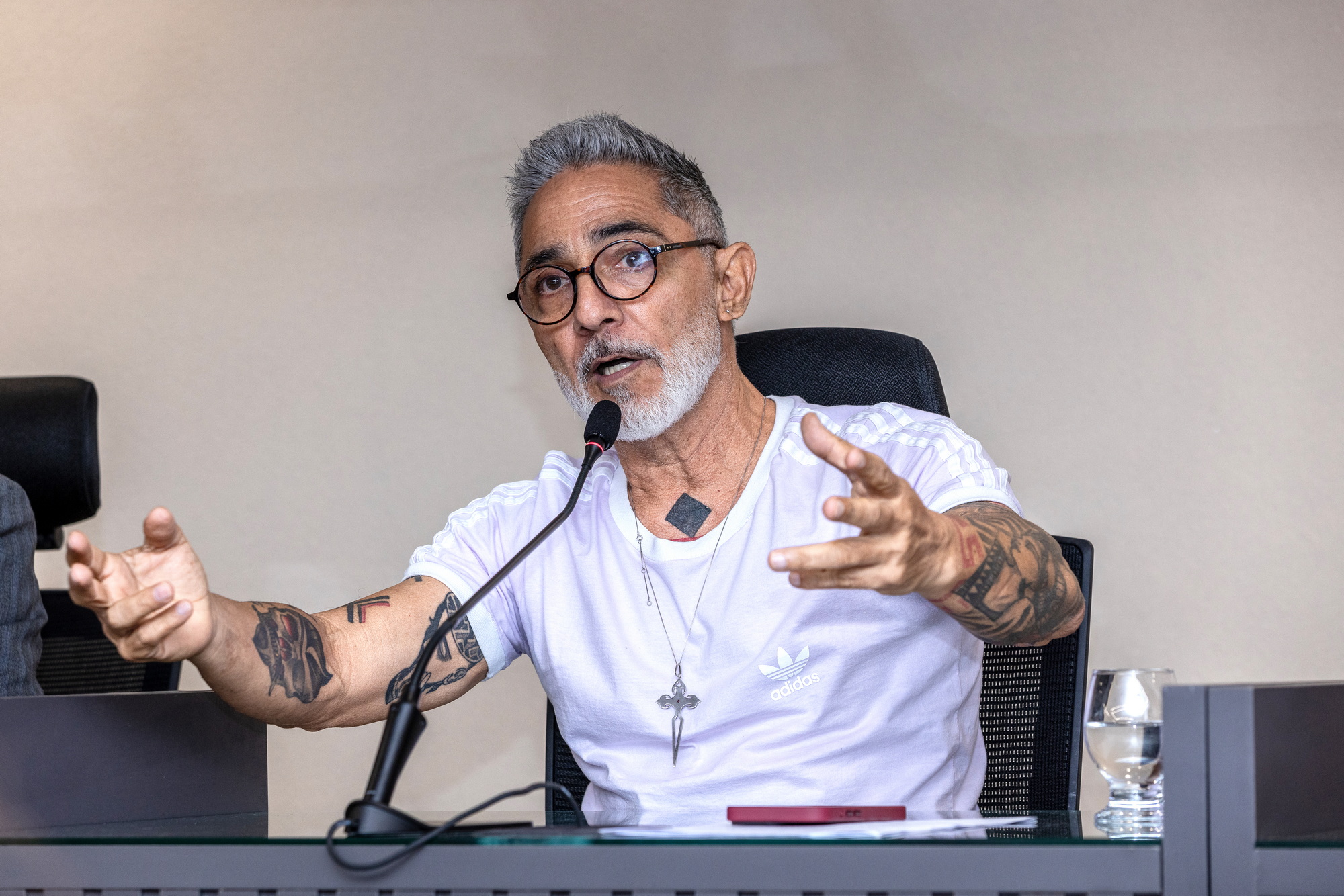 Celso Lobo (AID/ALEPA) Lei que determina a substituição de sinalização da pessoa idosa é debatida